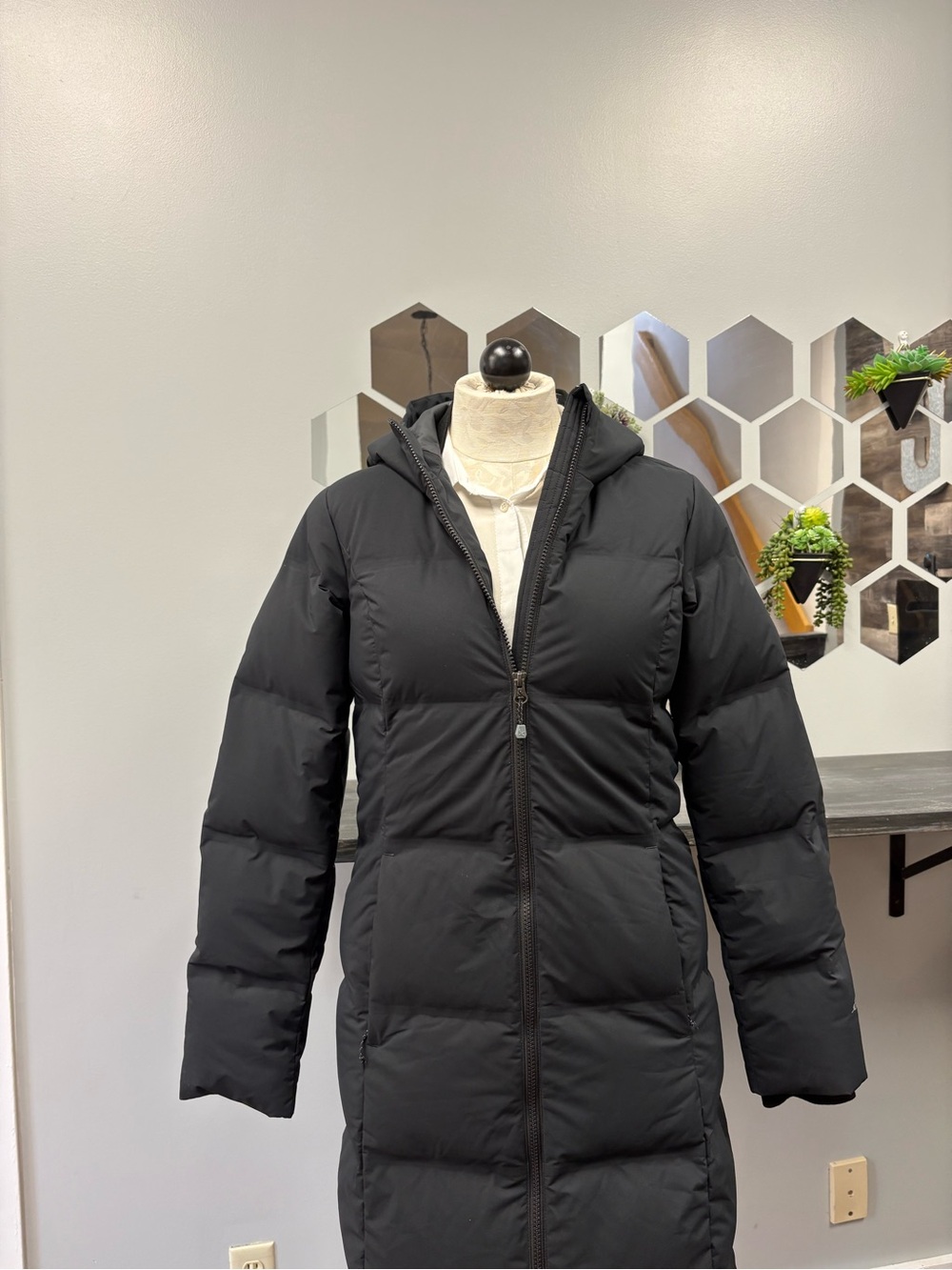 Eddie Bauer Long Hooded Black Puffer Coat - Picture 3 of 9
